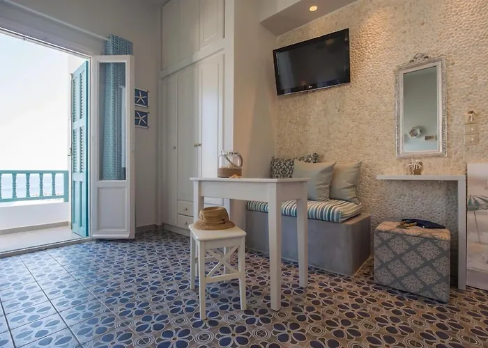 Aphrodite Aparthotel 4*